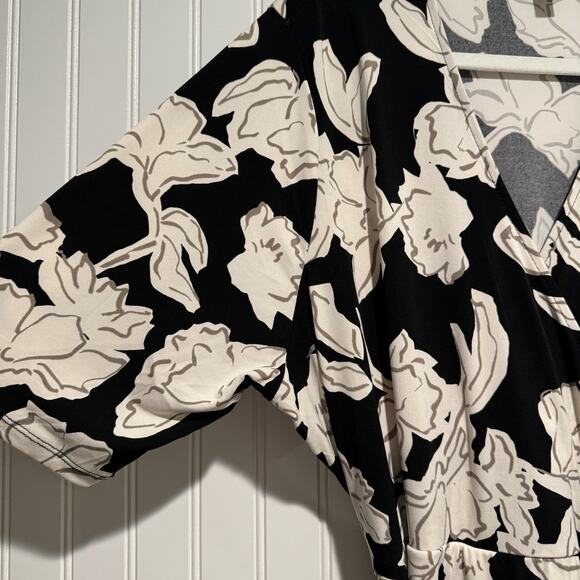 Torrid Surplice Wrap Midi Dress Black Cream Abstract Floral Print Plus Size 2X - Picture 3 of 6